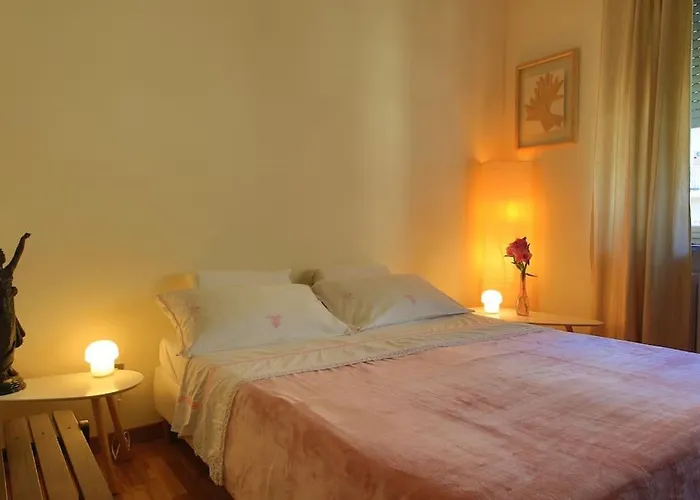 Romantico attico con terrazzo in Centro